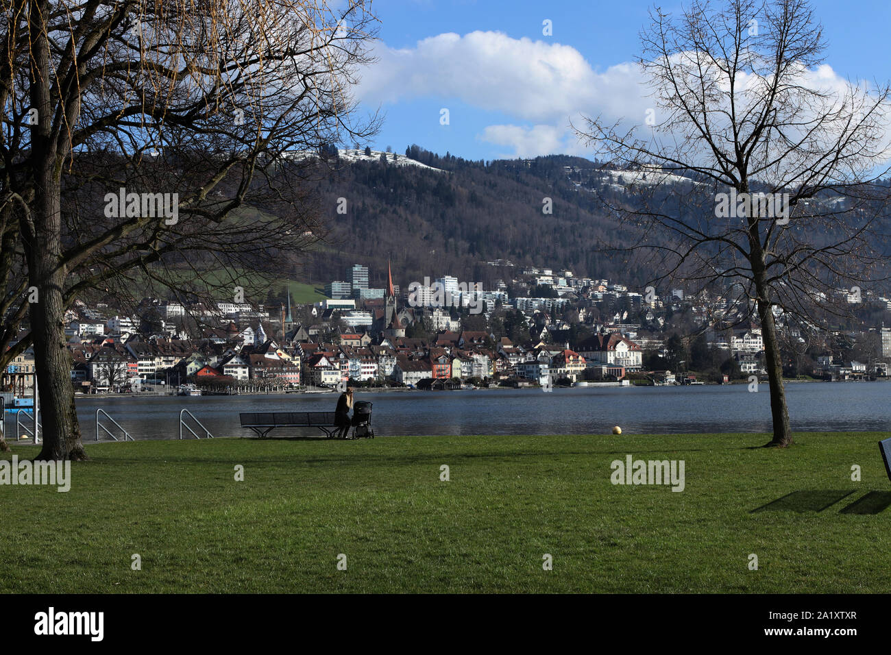 Ruhige Szene im Park im Zug, Schweiz Stockfoto