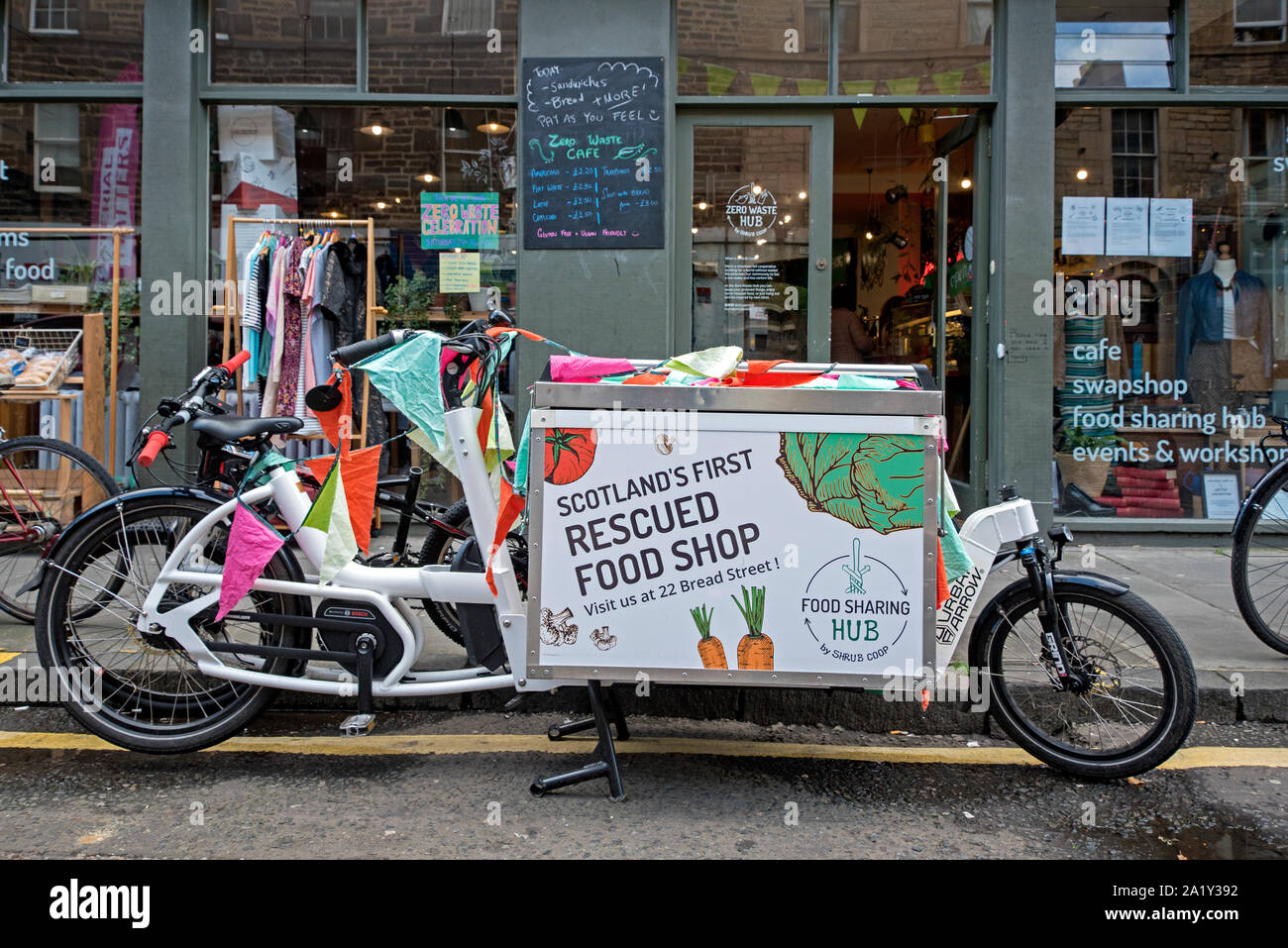 Null Abfall Hub, Schottlands erstem gerettet Essen Shop in Bread Street, Edinburgh, Schottland, Großbritannien. Stockfoto