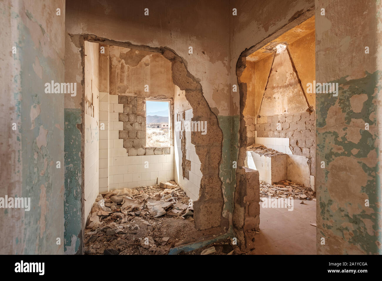 Innenraum der Ruine, im Inneren zerstört Home/Haus - Stockfoto