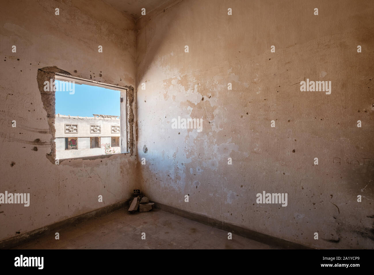 Innenraum der Ruine, im Inneren zerstört Home/Haus - Stockfoto