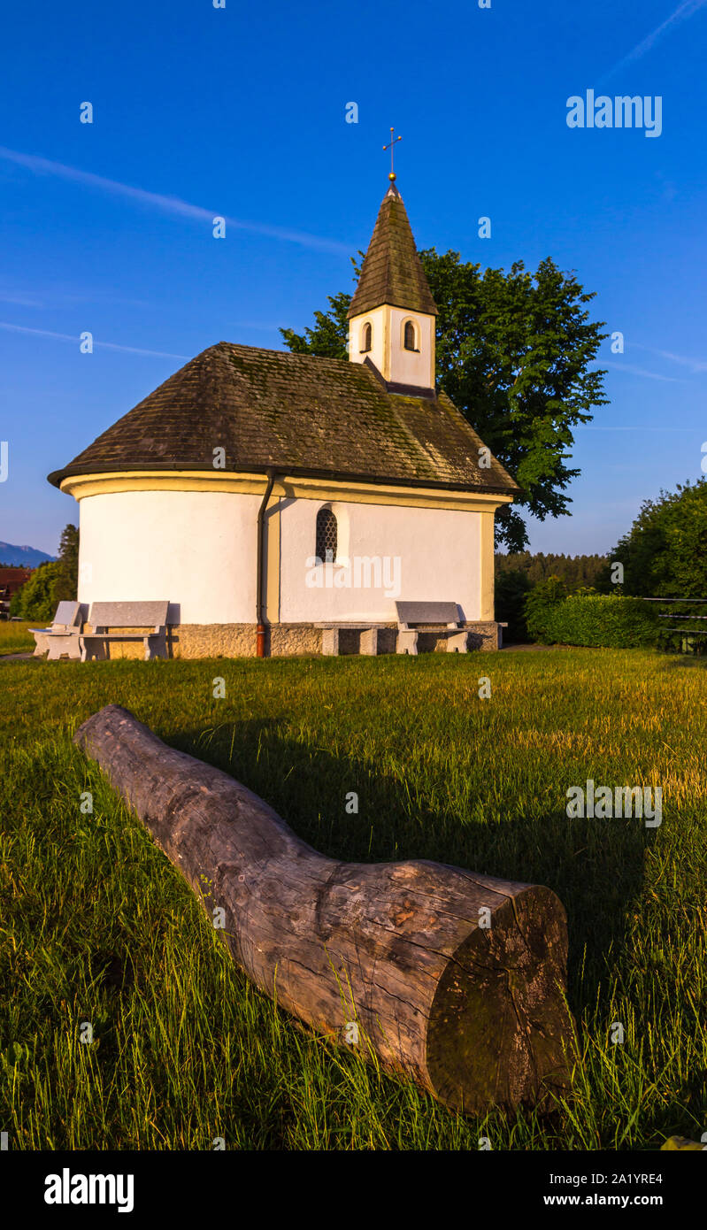 Kleine katholische Kapelle am Chiemsee Bayern Stockfoto