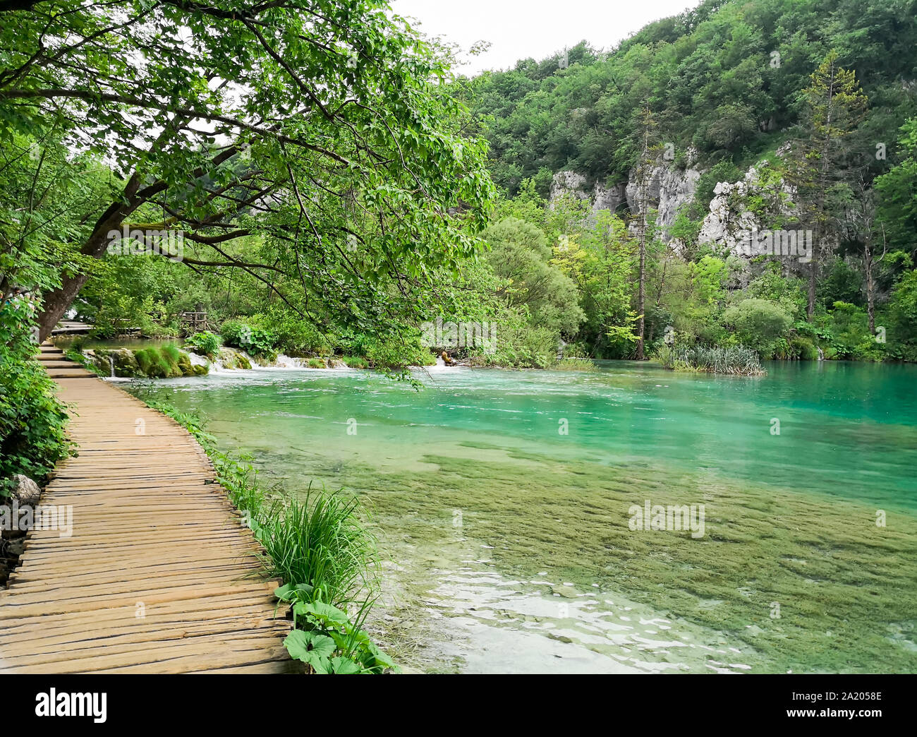 Ein Blick auf den Wasserfall und den Plitvicer Seen des Naturparks Stockfoto