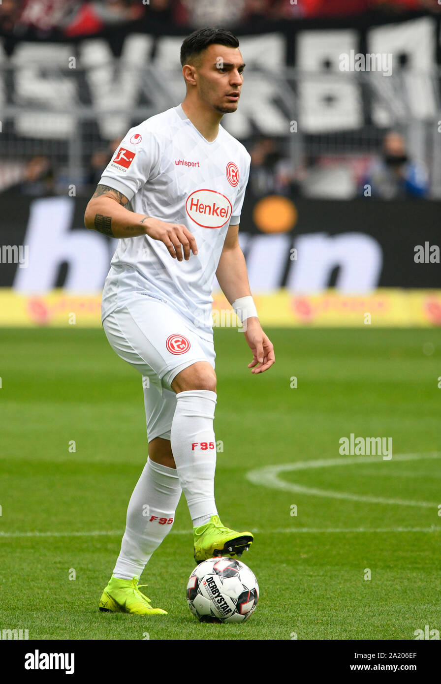 Signal Iduna Park Dortmund Deutschland 11.5.2019, Fußball: Bundesliga Saison 2018/19 Spieltag 33, Borussia Dortmund (BVB, Gelb) vs Fortuna Düsseldorf (F95, weiß)------- Kaan Ayhan (F95) --- DFL Regelungen die Verwendung von Fotografien als Bildsequenzen und/oder quasi verbieten - Video Stockfoto