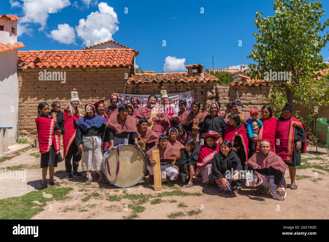 Ein touristisches Ereignis in der indigenen Dorf Puka Puka in der Nähe von Tarabuco, Konferenz der indigenen Menschen Quechuan, Sucre, Bolivien, Lateinamerika Stockfoto