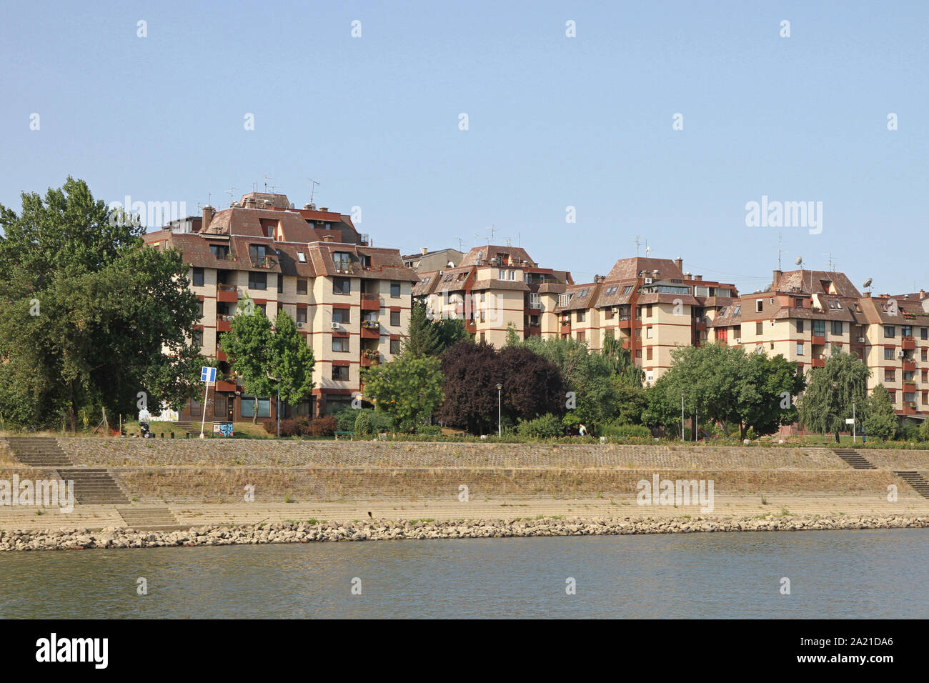 Blöcke von Apartments in Belgrad von der Donau, Belgrad, Serbien gesehen. Stockfoto