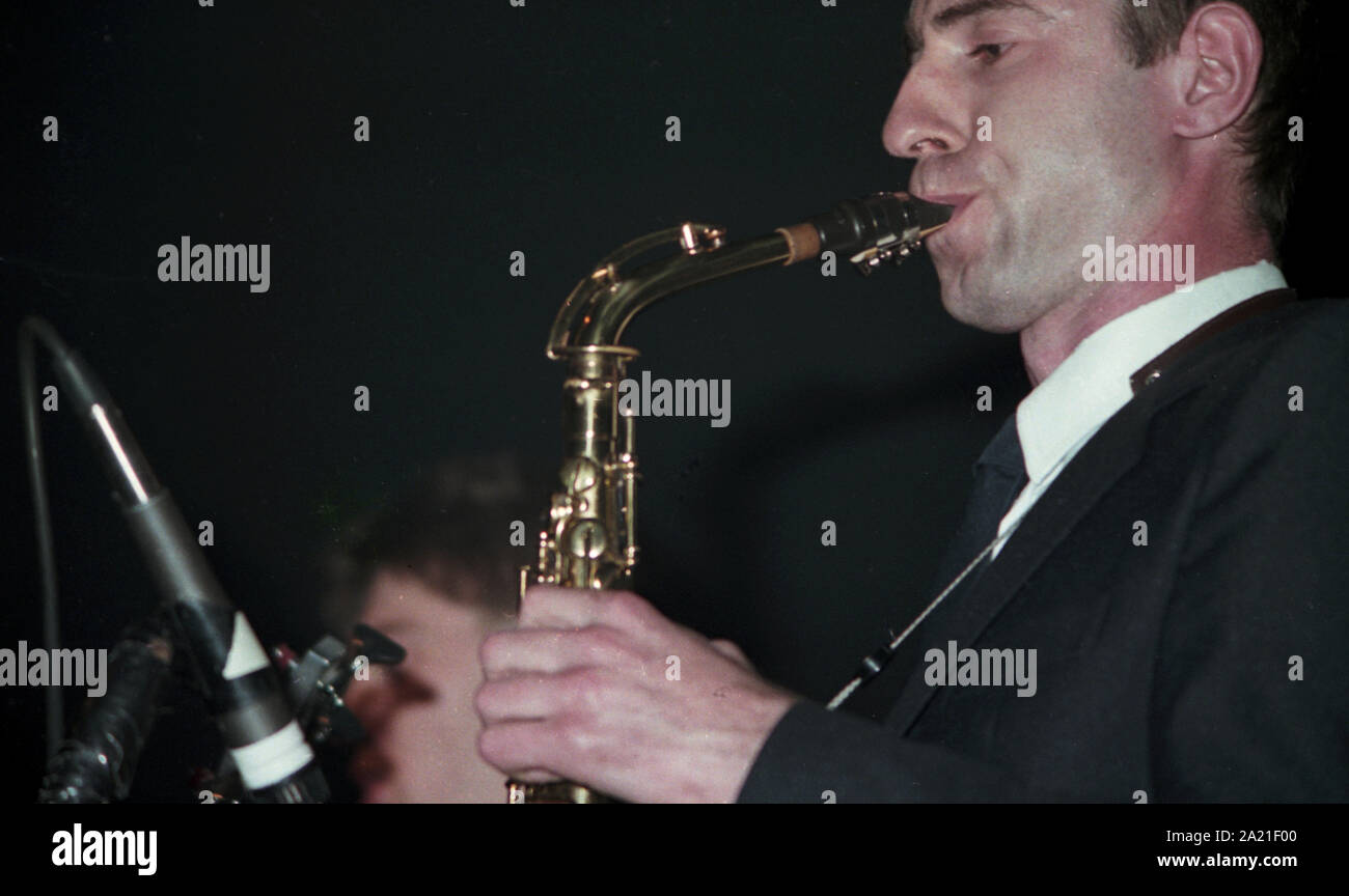 Halsschmerzen New Wave Band "Live" c 1980 Gesang: Justin Ward Bass: Dan Blumen Tastaturen: Matthew Blumen Gitarre: Reid Savage Schlagzeug: Clive Kirby Halsschmerzen war eine britische New Wave/Punk Band aus Highgate, London, England, im Jahr 1975 gegründet und die Produktion von 1 Album in 1980, früher als man denkt, auf der Dureco label und sechs singles. Foto von Tony Henshaw Archiv Stockfoto