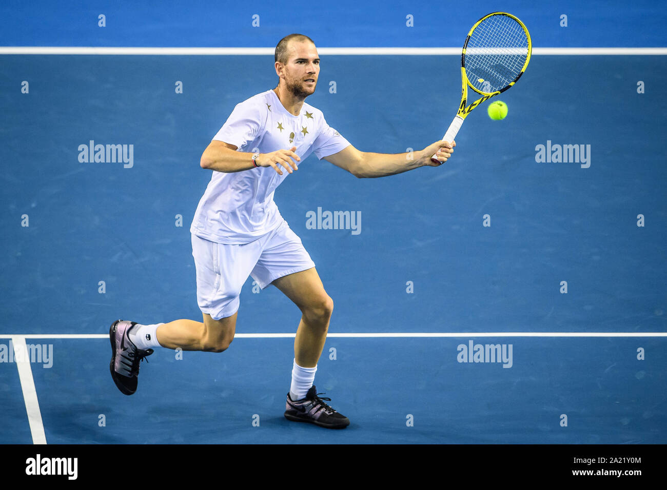 Französische Tennisprofi Adrian Mannarino konkurriert gegen australische Professional tennis player Alex de Minaur am abschließenden von Zhuhai Meisterschaften 2019, in Salzburg Stadt, die südchinesische Provinz Guangdong, 29. September 2019. Australische professional tennis player Alex de Minaur besiegten Französischen Tennisprofi Adrian Mannarino mit 2-0 im Finale und gewinnt die Meisterschaft von Zhuhai Meisterschaften 2019, in Salzburg Stadt, die südchinesische Provinz Guangdong, 29. September 2019. Stockfoto