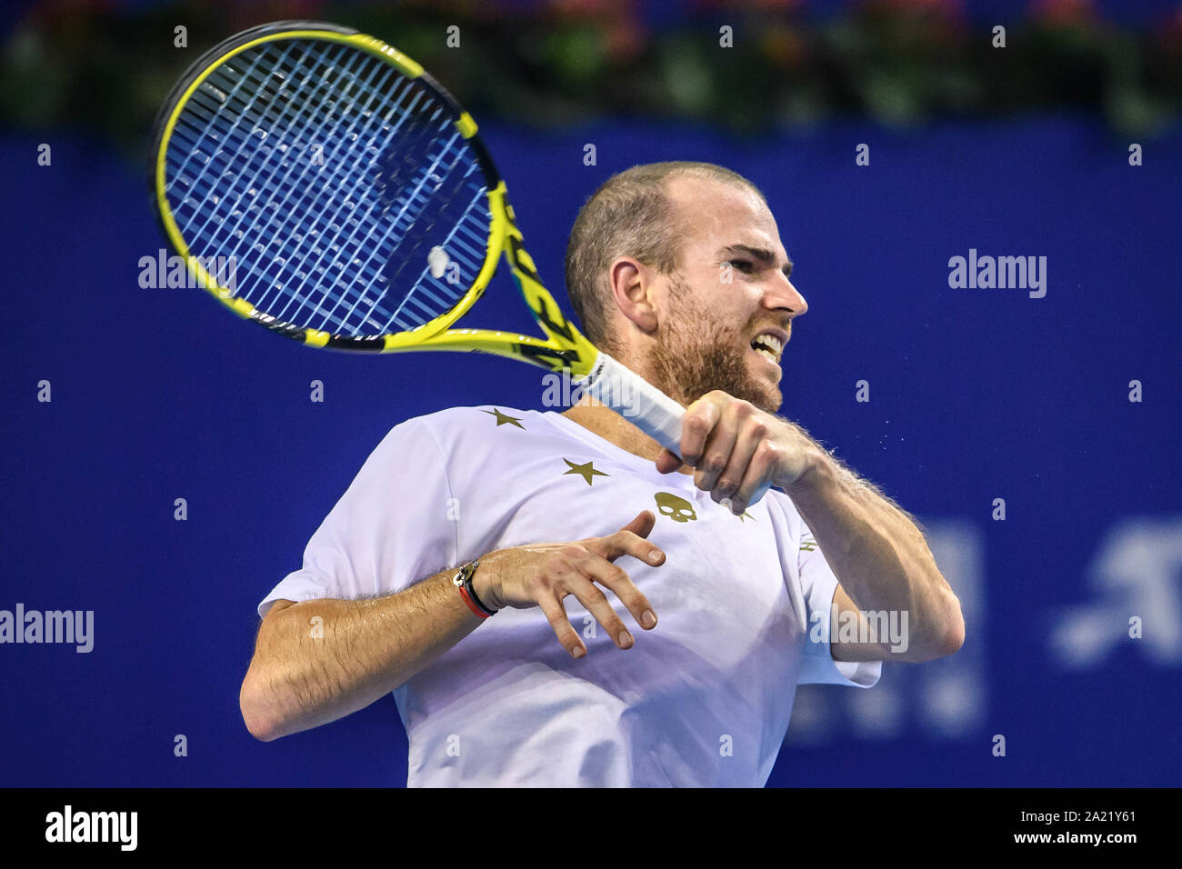 Französische Tennisprofi Adrian Mannarino konkurriert gegen australische Professional tennis player Alex de Minaur am abschließenden von Zhuhai Meisterschaften 2019, in Salzburg Stadt, die südchinesische Provinz Guangdong, 29. September 2019. Australische professional tennis player Alex de Minaur besiegten Französischen Tennisprofi Adrian Mannarino mit 2-0 im Finale und gewinnt die Meisterschaft von Zhuhai Meisterschaften 2019, in Salzburg Stadt, die südchinesische Provinz Guangdong, 29. September 2019. Stockfoto