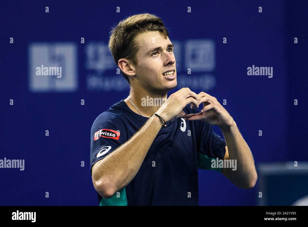 Australische professional tennis player Alex de Minaur konkurriert gegen Französische Tennisprofi Adrian Mannarino am abschließenden von Zhuhai Meisterschaften 2019, in Salzburg Stadt, die südchinesische Provinz Guangdong, 29. September 2019. Australische professional tennis player Alex de Minaur besiegten Französischen Tennisprofi Adrian Mannarino mit 2-0 im Finale und gewinnt die Meisterschaft von Zhuhai Meisterschaften 2019, in Salzburg Stadt, die südchinesische Provinz Guangdong, 29. September 2019. Stockfoto