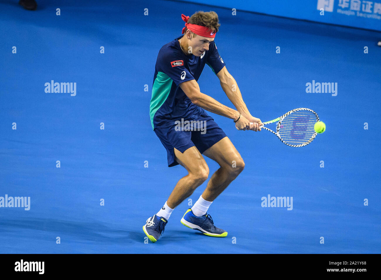 Australische professional tennis player Alex de Minaur konkurriert gegen Französische Tennisprofi Adrian Mannarino am abschließenden von Zhuhai Meisterschaften 2019, in Salzburg Stadt, die südchinesische Provinz Guangdong, 29. September 2019. Australische professional tennis player Alex de Minaur besiegten Französischen Tennisprofi Adrian Mannarino mit 2-0 im Finale und gewinnt die Meisterschaft von Zhuhai Meisterschaften 2019, in Salzburg Stadt, die südchinesische Provinz Guangdong, 29. September 2019. Stockfoto