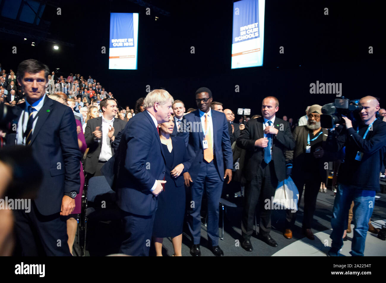 Manchester, Großbritannien. 30. September 2019. Der Ministerpräsident, die Rt Hon Boris Johnson MP, nimmt an Tag 2 des 2019 Parteitag der Konservativen Partei in Manchester Central. Credit: Paul Warburton/Alamy leben Nachrichten Stockfoto