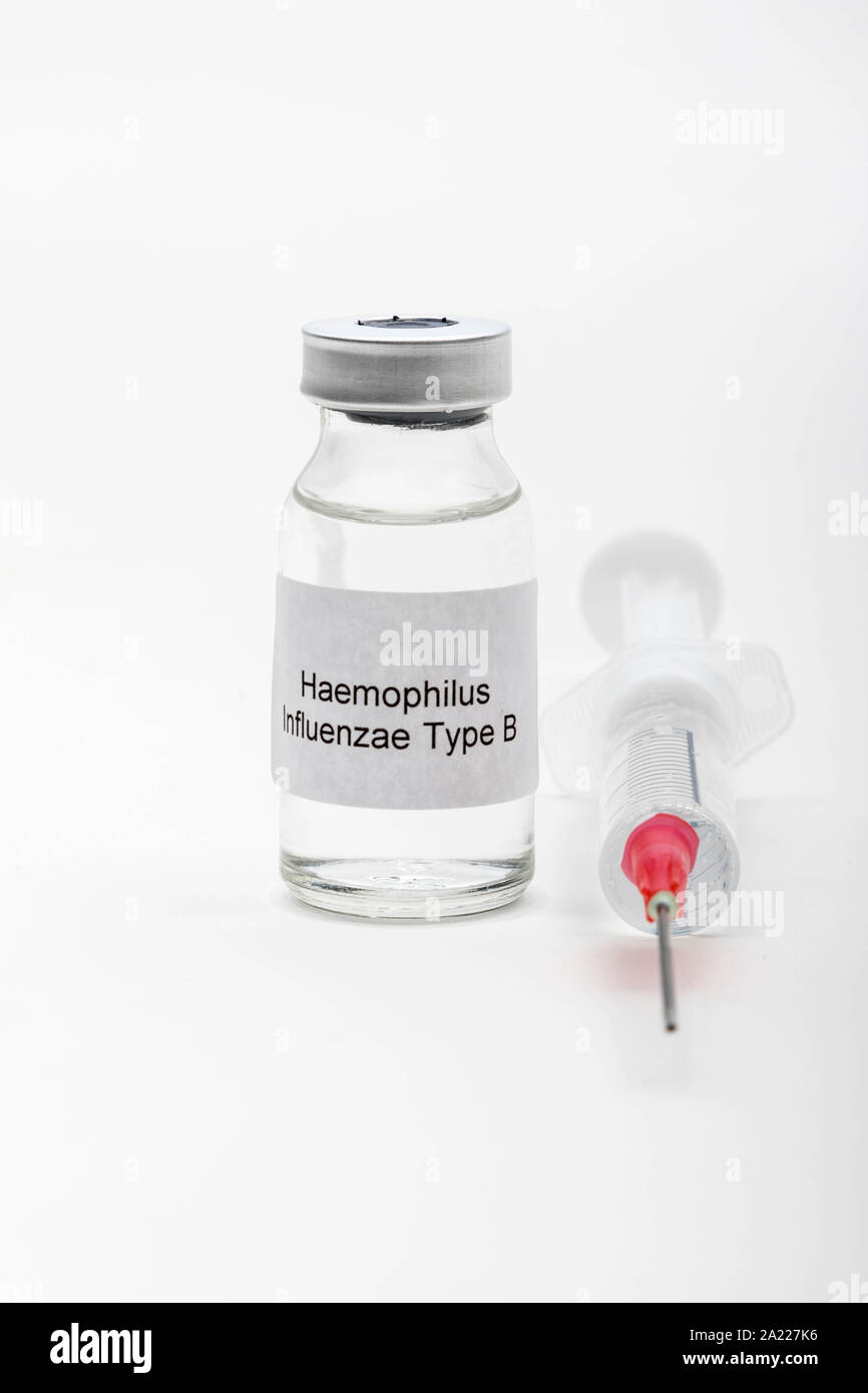 Medizinische Konzept medizinische eine medizinische Durchstechflasche lesen Haemophilus-influenzae-Typ B mit einer Spritze Stockfoto