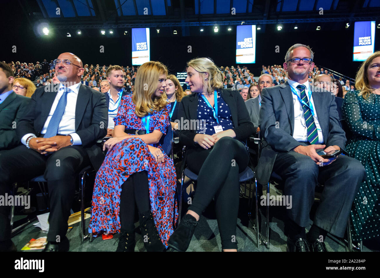Manchester, Großbritannien. 30. September 2019. Carrie Symonds, Freundin von Boris Johnson, und Parlamentarischer Staatssekretär für das Ministerium für Wirtschaft, Energie und industrielle Strategie, Nadhim Zahawi, an Tag 2 des 2019 Parteitag der Konservativen Partei in Manchester Central. Credit: Paul Warburton/Alamy leben Nachrichten Stockfoto