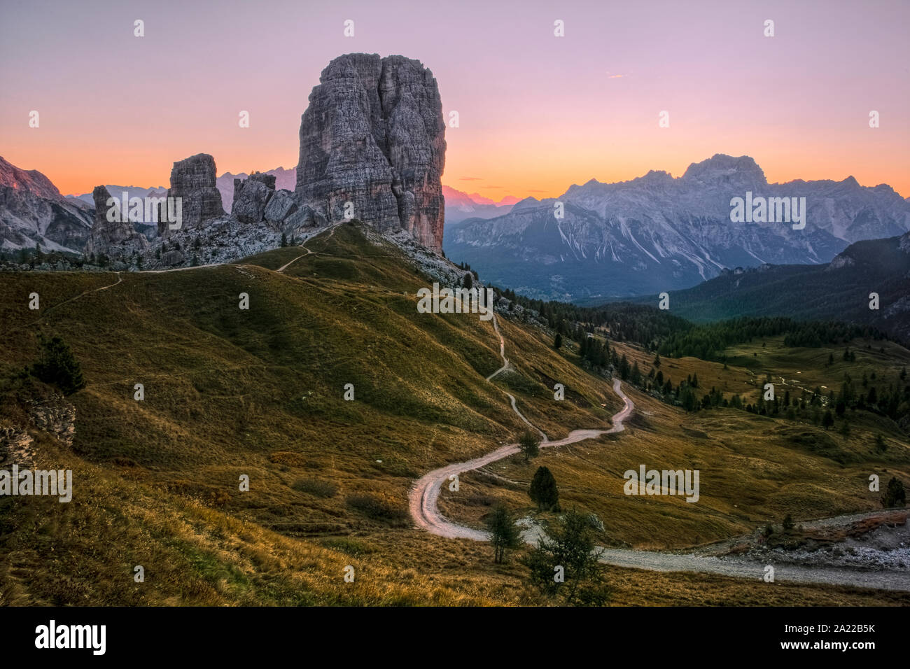 Cinque Torri, Cortina d'Ampezzo, Belluno, Venetien, Dolomiten, Italien, Europa Stockfoto