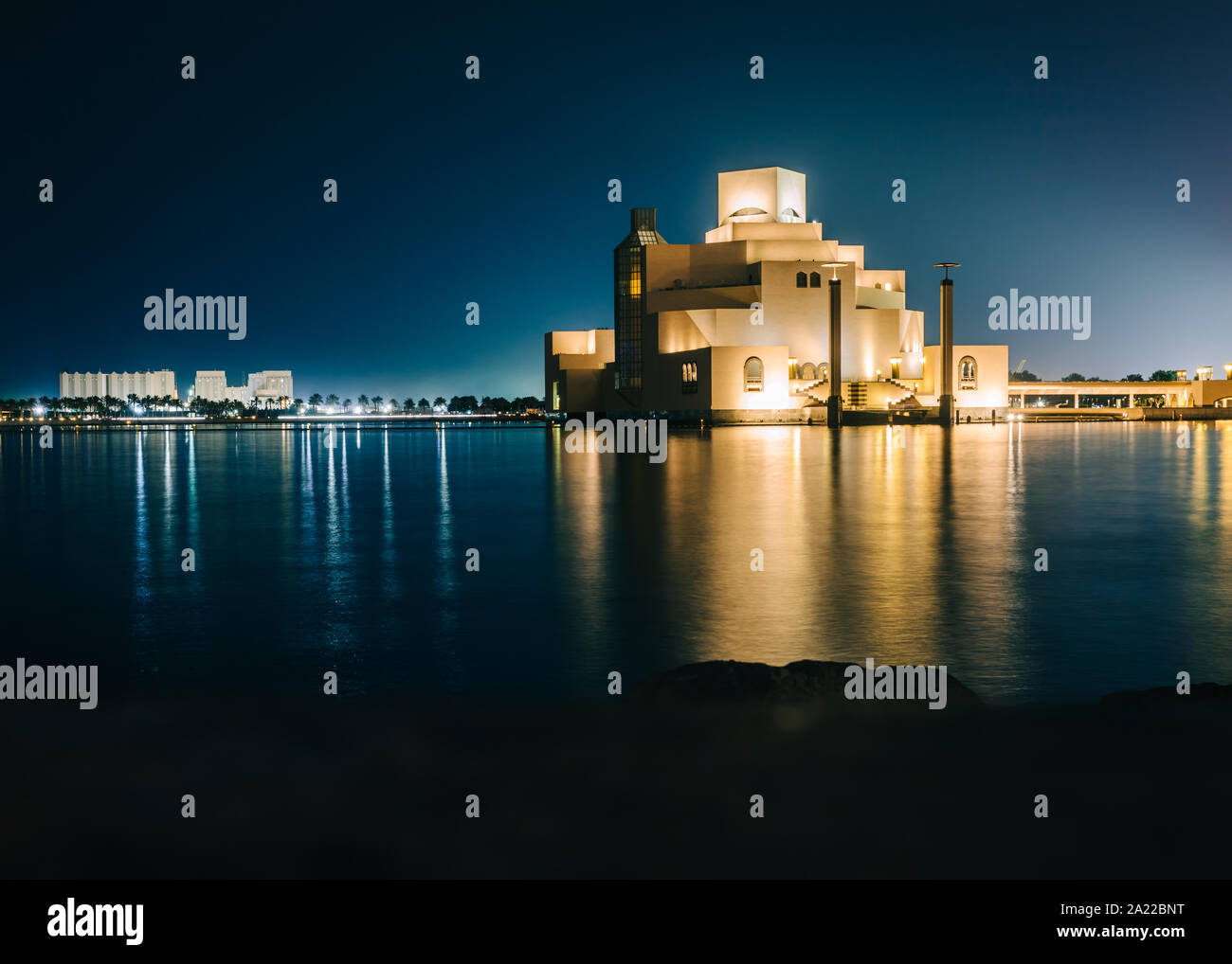 Gebäude des Museum für Islamische Kunst in Doha, Katar. Museum für Islamische Kunst ist eines der Wahrzeichen von Doha, Katar. Stockfoto