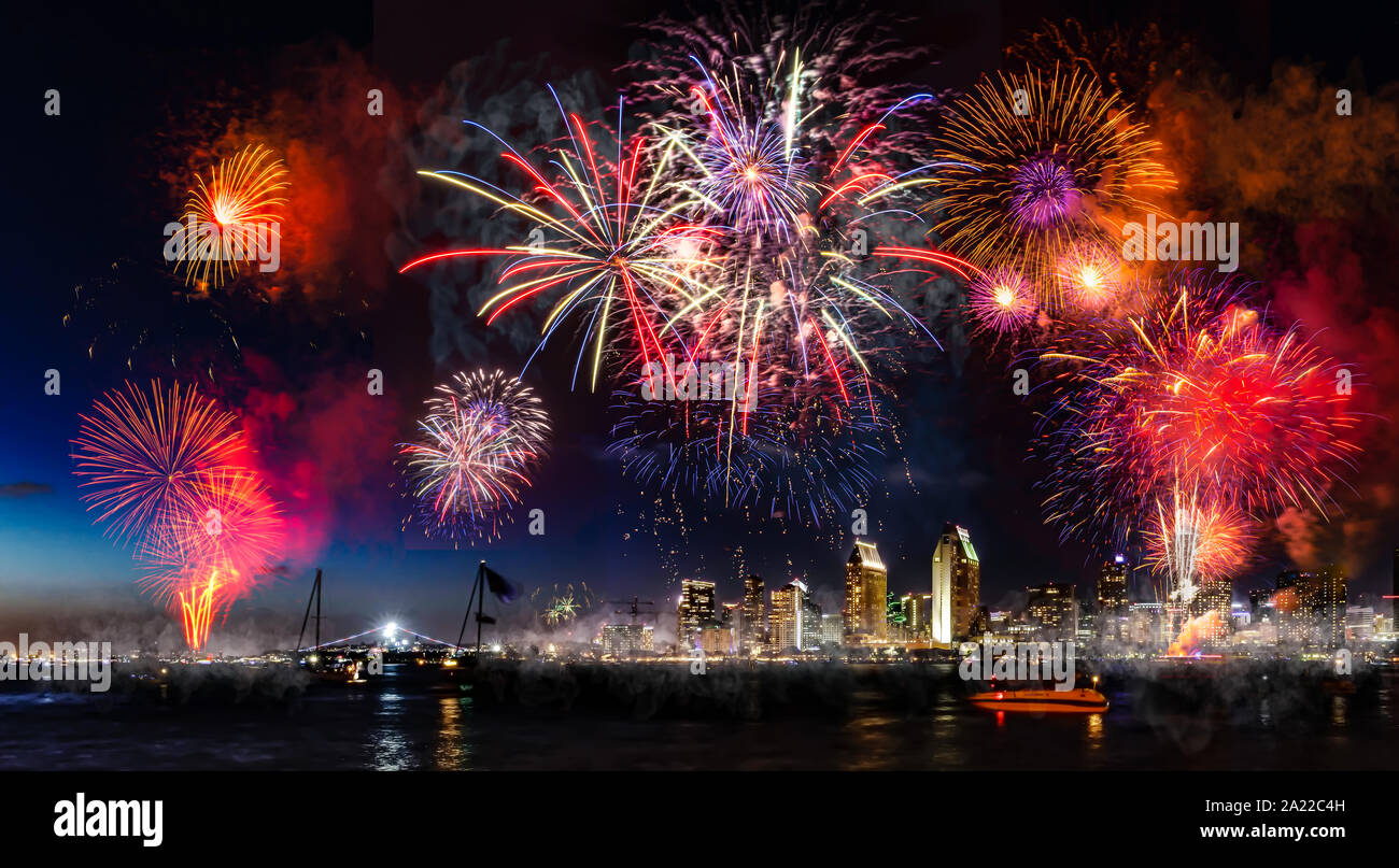 Gemeinschaftsfeuerwerk Fotos und Bildmaterial in hoher Auflösung Alamy