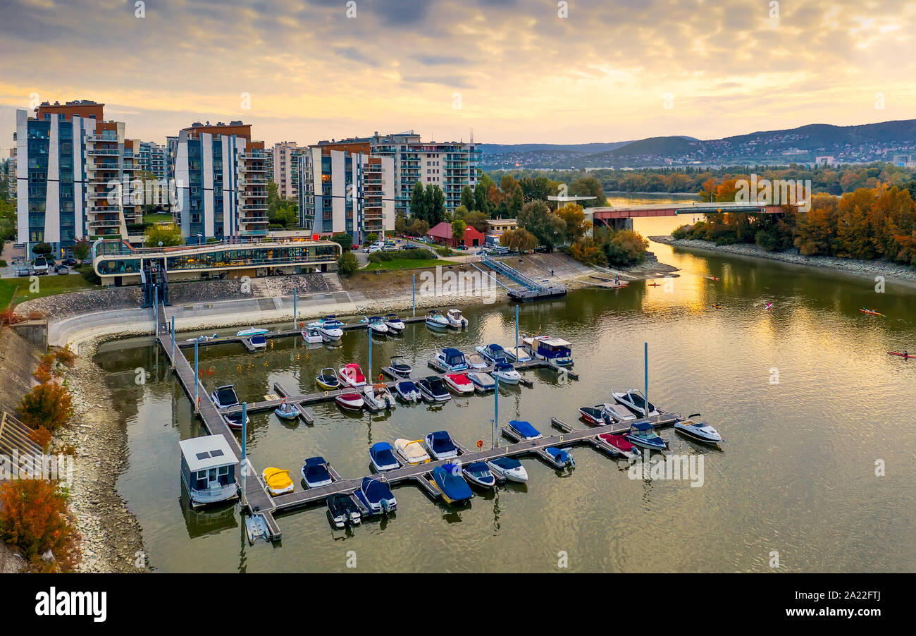 Yachtcharter Port in Budapest neben der Marina teil. Stockfoto