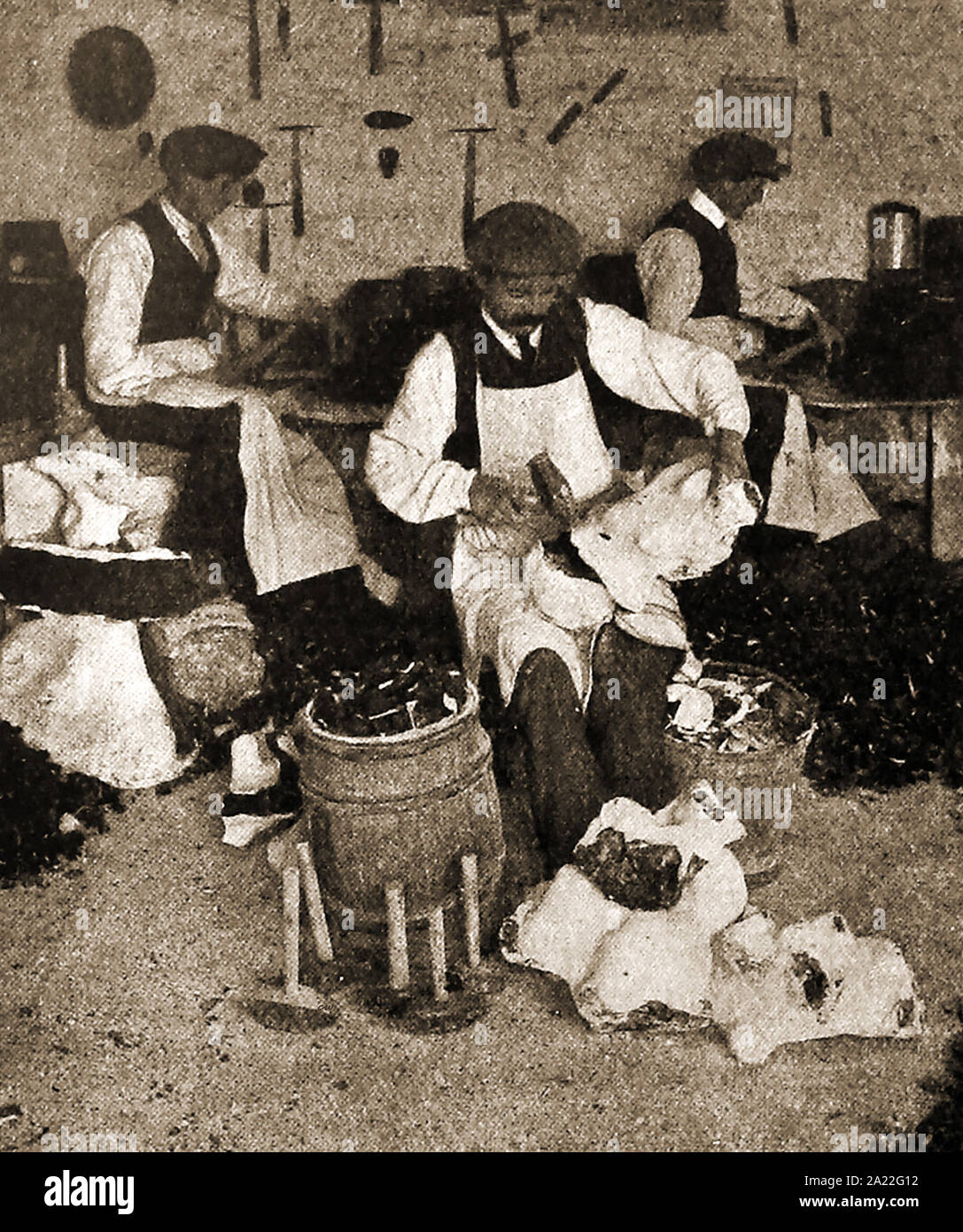 Feuerstein Knappers in Brandon, Norfolk, Großbritannien 1928. Stockfoto