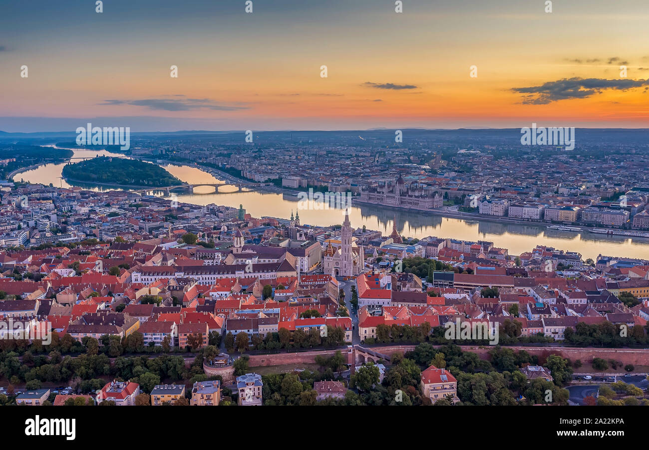 Antenne Budapester Stadtbild von Antenne mit Donau und Buda castl Bezirk Budapest, Ungarn. Erstaunlich morgen Lichter, atemberaubende Farben Stockfoto