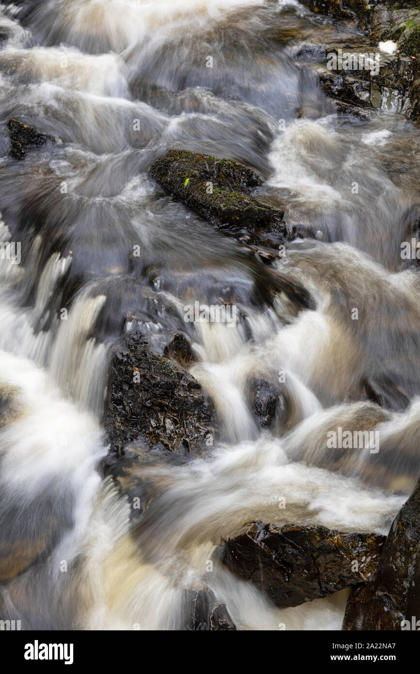 Cordorcan brennen Wasserfälle in den Wald von Cree Nature Reserve, Newton Stewart, Dumfries und Galloway, Schottland Stockfoto