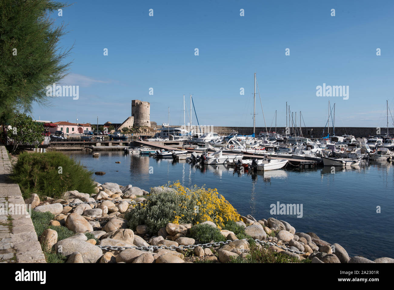 Im Hafen von Marciana Marina, Torre Pisana (Pisaner Turm) Stockfoto