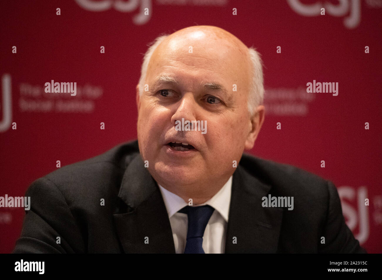 Manchester, Großbritannien. 30 Sep, 2019. Iain Duncan Smith, MP für Chingford, Woodford Green, spricht am Zentrum für Soziale Gerechtigkeit fringe Ereignis die Vergessenen Paar: Warum sind 1,3 Millionen Menschen noch immer arbeitslos?, an Tag zwei des dem Parteitag der Konservativen in Manchester. Quelle: Russell Hart/Alamy leben Nachrichten Stockfoto