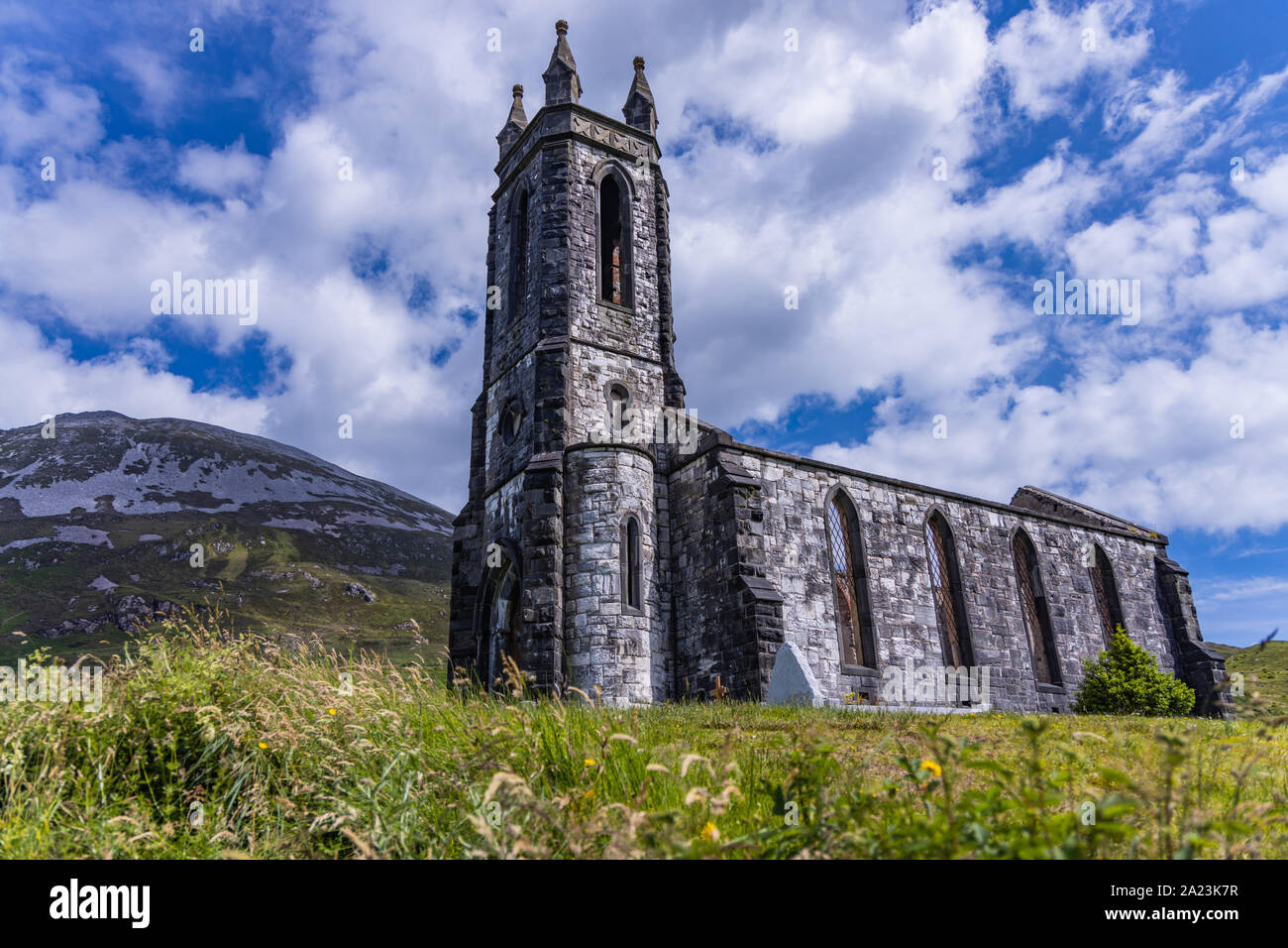 Dunlewey verlassene Kirche Stockfoto