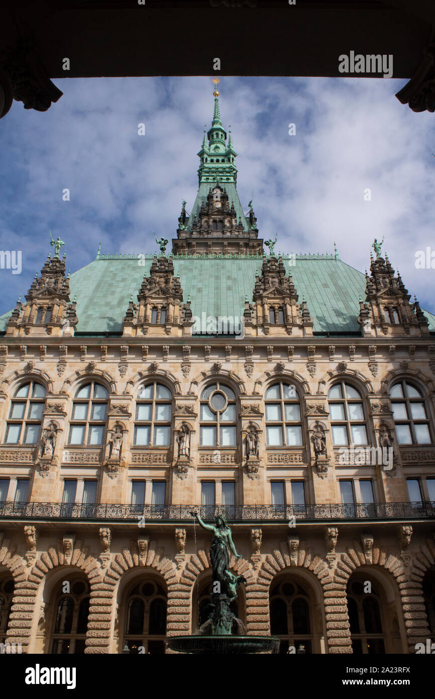 Das Rathaus, das Hamburger Rathaus, der Sitz der lokalen Regierung der Freien und Hansestadt Hamburg Deutschland Stockfoto