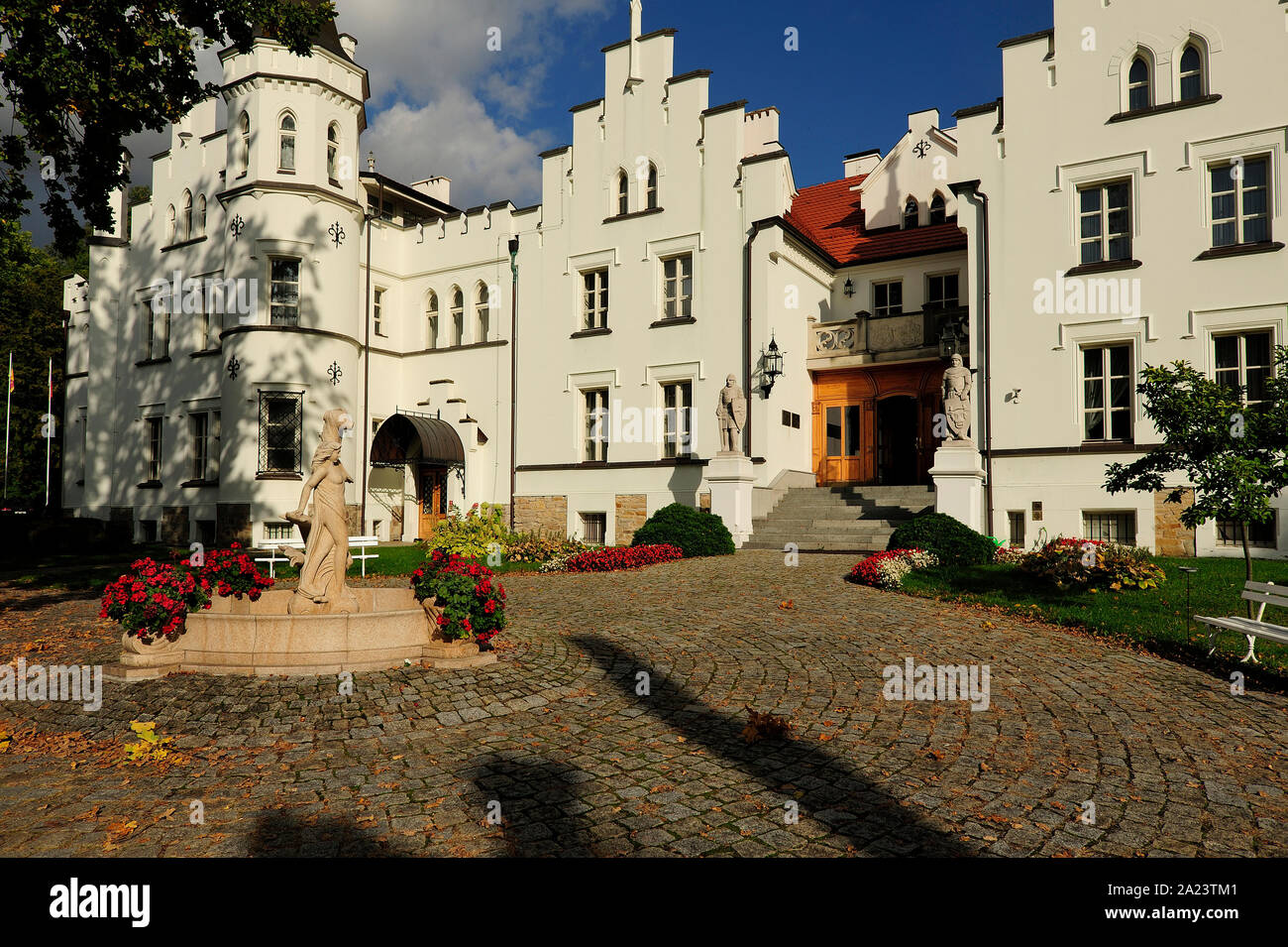 Palace in Sulislaw, Woiwodschaft Oppeln, neo-gotischen, alte, Geschichte, Templer, Wilhelm I., Hans Karl Graf von Schaffgotsch Stockfoto