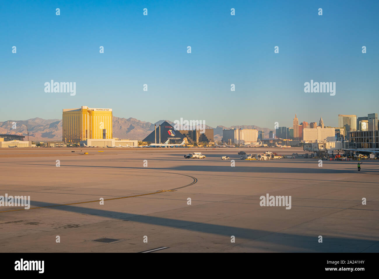 Las Vegas, 25.August: Blick aus einem Flugzeug Der internationale Flughafen McCarran am 25.August 2019 in Las Vegas, Nevada Stockfoto