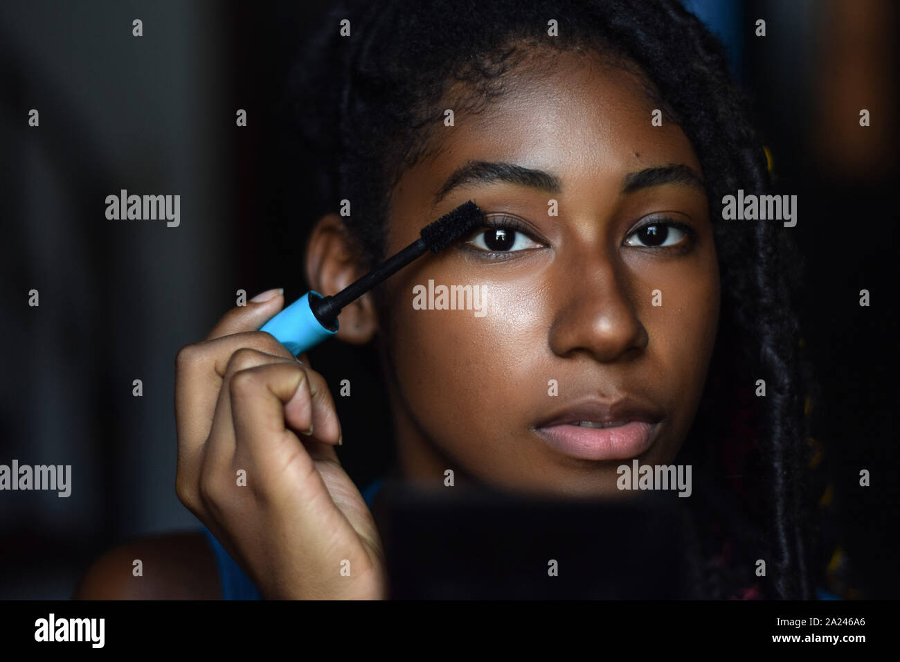 Junge schwarze Frau Anwendung bilden, Cali, Kolumbien Stockfoto