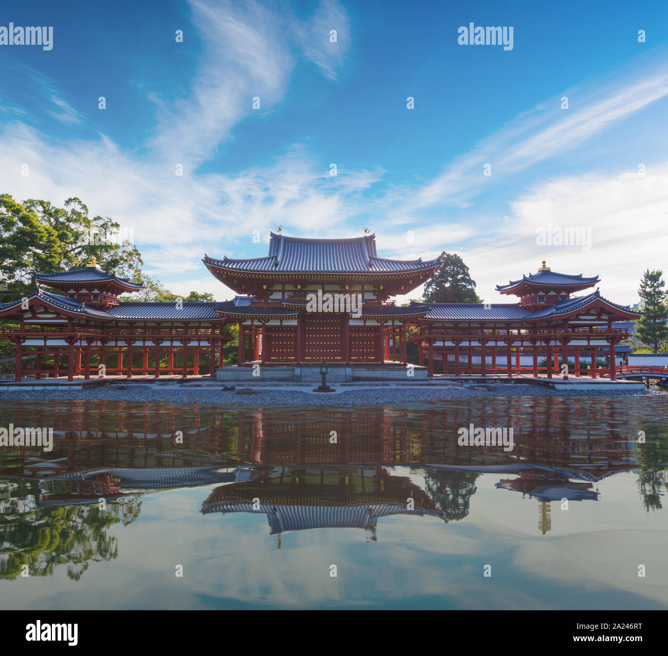 Byodo-in (Phoenix Halle) ist ein buddhistischer Tempel in der Stadt Uji in der Präfektur Kyoto, Japan, im späten Heian-zeit gebaut. Es wird gemeinsam ein Tempel des Stockfoto