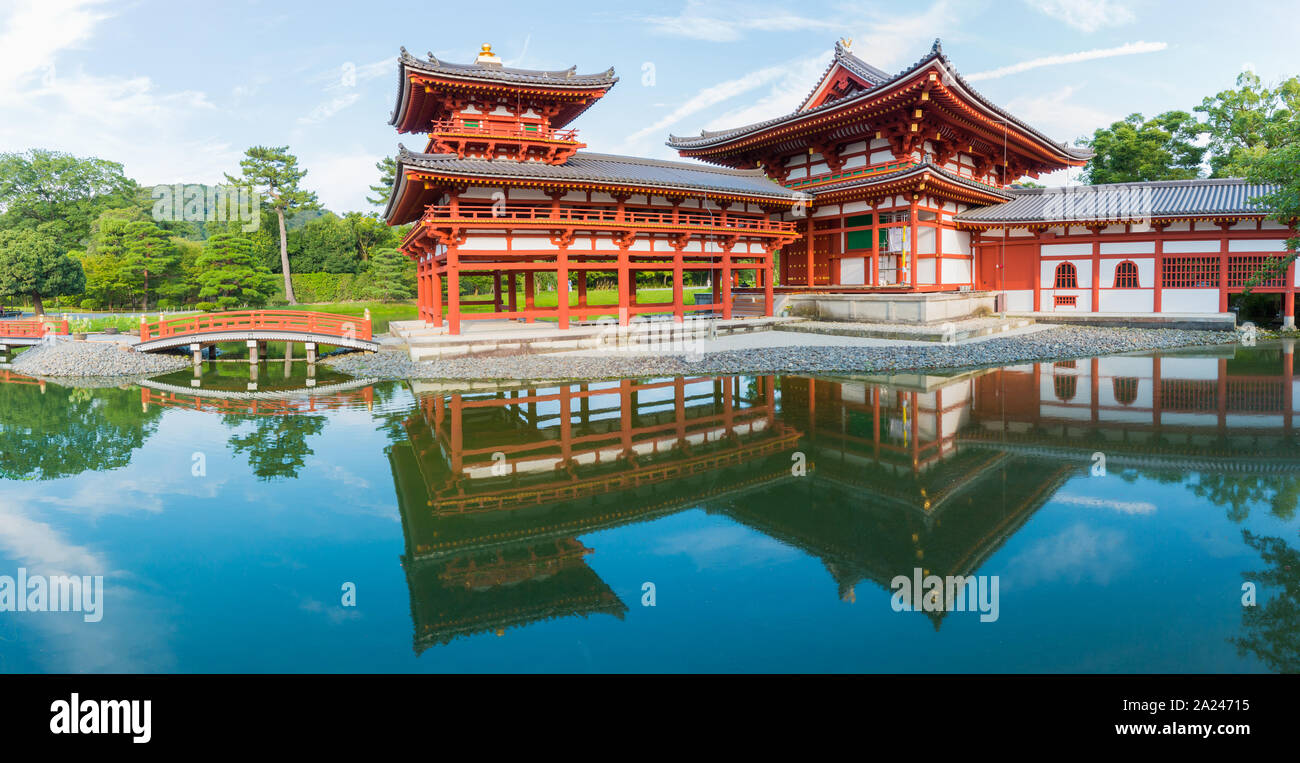 Byodo-in (Phoenix Halle) ist ein buddhistischer Tempel in der Stadt Uji in der Präfektur Kyoto, Japan, im späten Heian-zeit gebaut. Es wird gemeinsam ein Tempel des Stockfoto