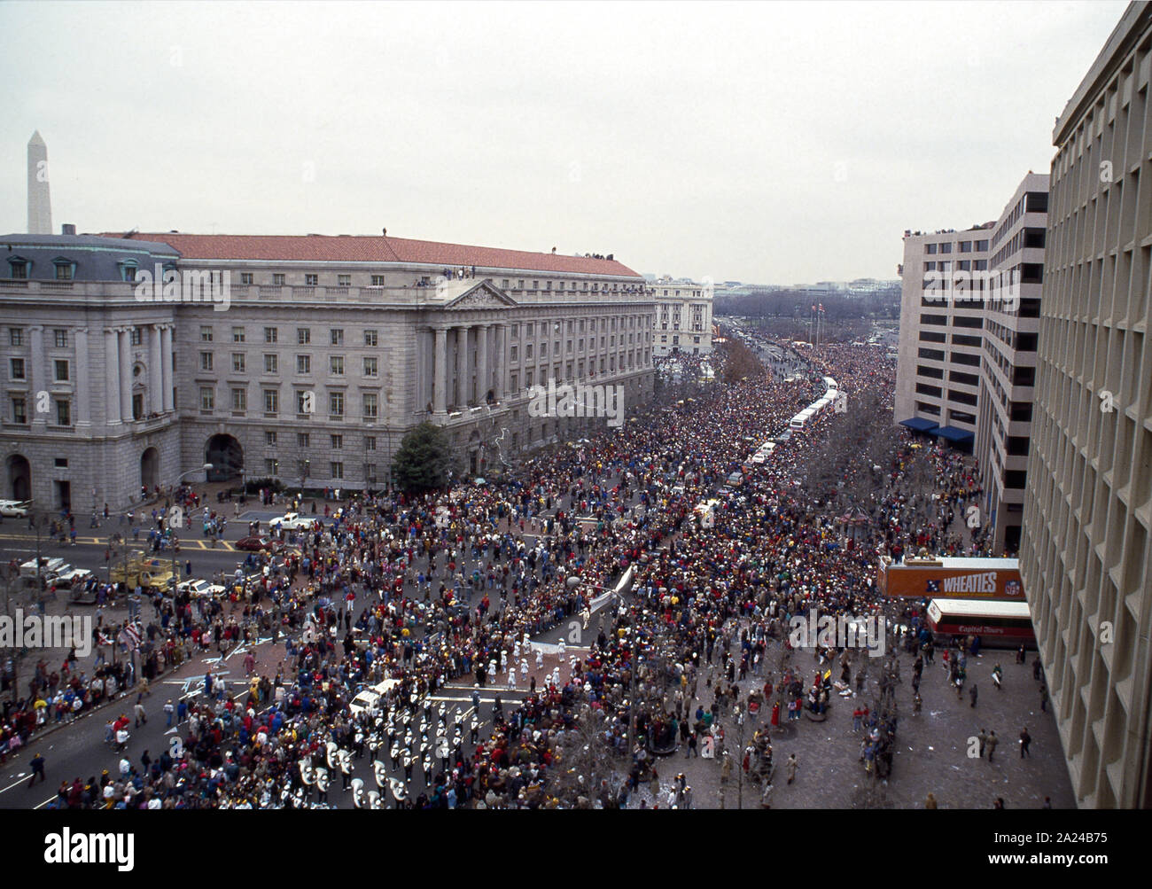 Parade an der Pennsylvania Avenue, Washington, D.C., im Jahre 1987 feiern die Washington Redskins' Sieg im Fußball Super Bowl Stockfoto