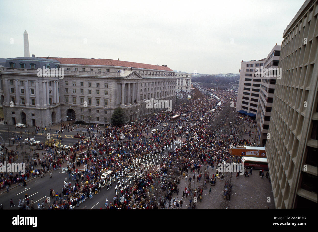 Parade an der Pennsylvania Avenue, Washington, D.C., im Jahre 1987 feiern die Washington Redskins' Sieg im Fußball Super Bowl Stockfoto
