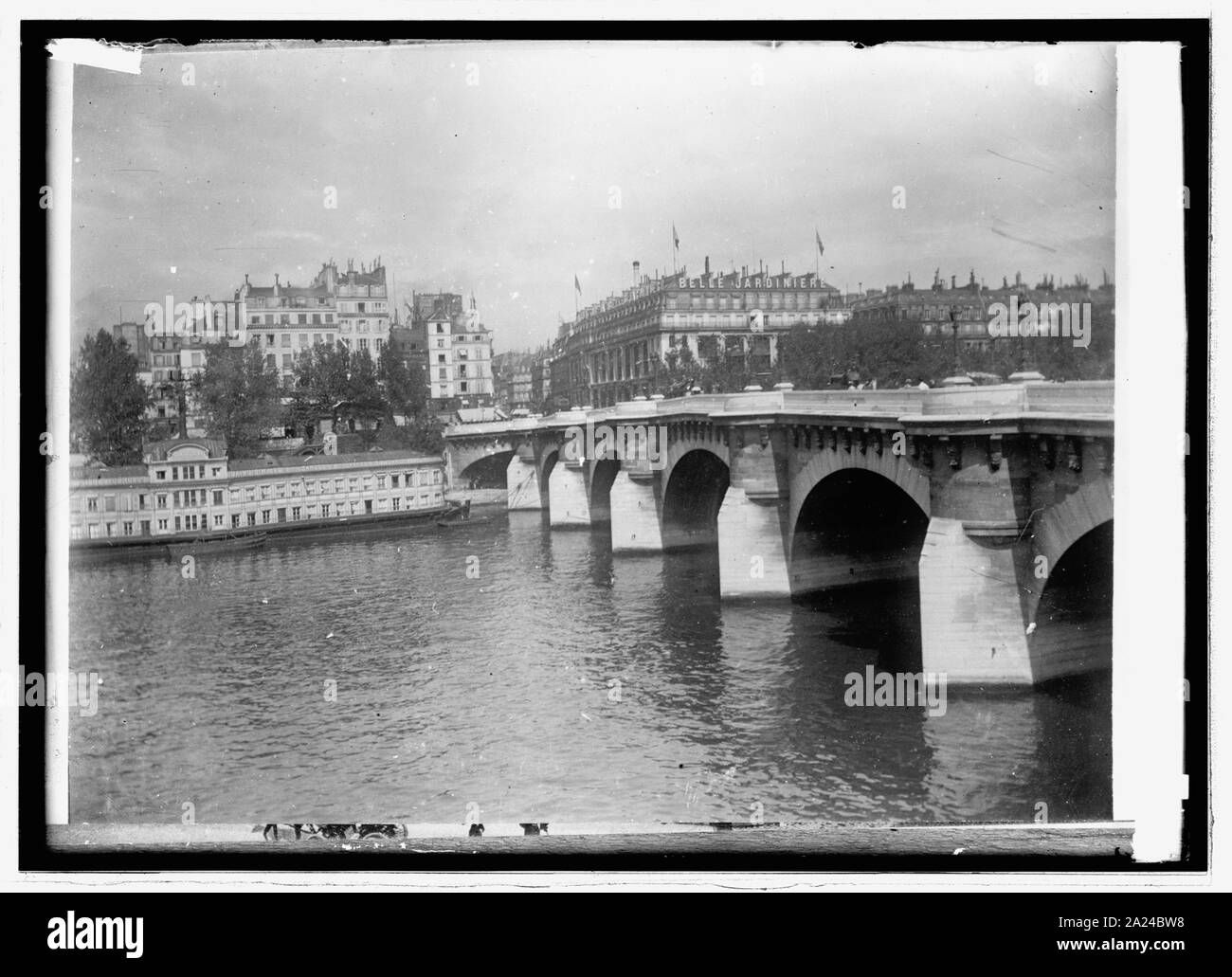 Paris. Einer der 28 Brücken über die Seine Stockfoto