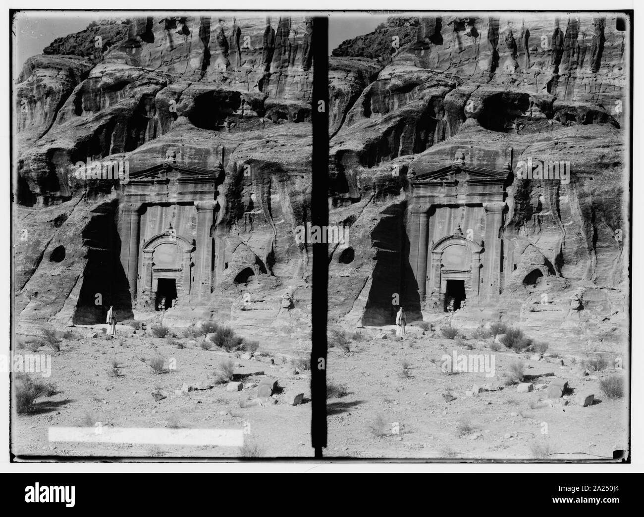Petra in Transjordanien. Grab mit drei Urnen Stockfoto