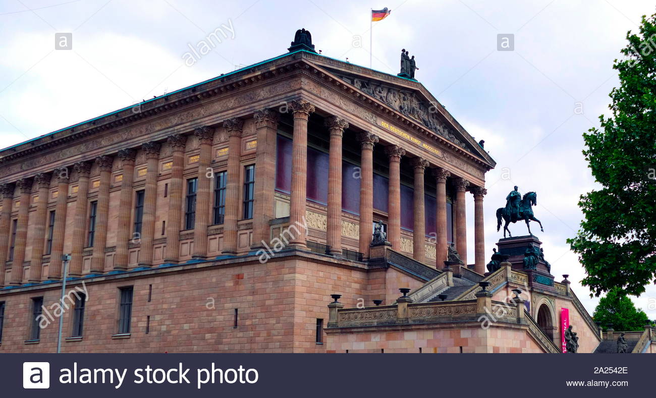 Die Alte Nationalgalerie (Alte Nationalgalerie) in Berlin. Einem neoklassischen Gebäude in Form eines römischen Tempels mit angehängter Apsis, wurde von Friedrich August Stüler und nach seinem Tod, im Detail unter Carl Busse realisiert. Stockfoto