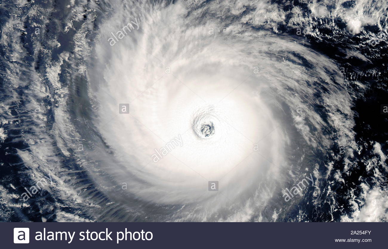 Hurricane Daniel war der zweitstärkste Hurrikan in die Pazifische Hurrikansaison 2006. Der vierte Tropensturm der Saison, Daniel entstand am 16. Juli von einer tropischen Welle an der Küste von Mexiko. Es westwärts verfolgt, stetig intensivieren zu Spitze Winden von 150 mph (240 km/h) am 22. Juli. Zu der Zeit, die Eigenschaften des Cyclone ähnelten denen eines ringförmigen Hurrikan. Daniel allmählich geschwächt, da es ein Bereich der kühler Wassertemperaturen eingegeben und erhöhte Windscherung, und nach der Kreuzung in die zentralen Pazifischen Ozean Stockfoto