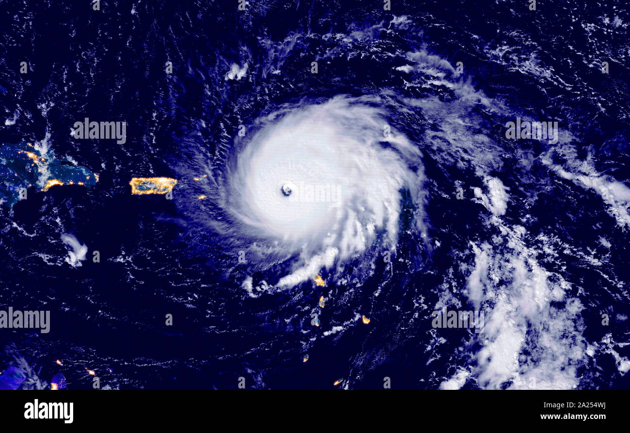 Hurricane Irma markante Barbuda in der Leeward Inseln September 2017. Irmas Winde übertroffen 185 Meilen (295 Kilometer) pro Stunde und ist damit der stärkste Sturm überhaupt zu den Inseln und einer der stärksten Stürme im atlantischen Becken gemessen. Stockfoto