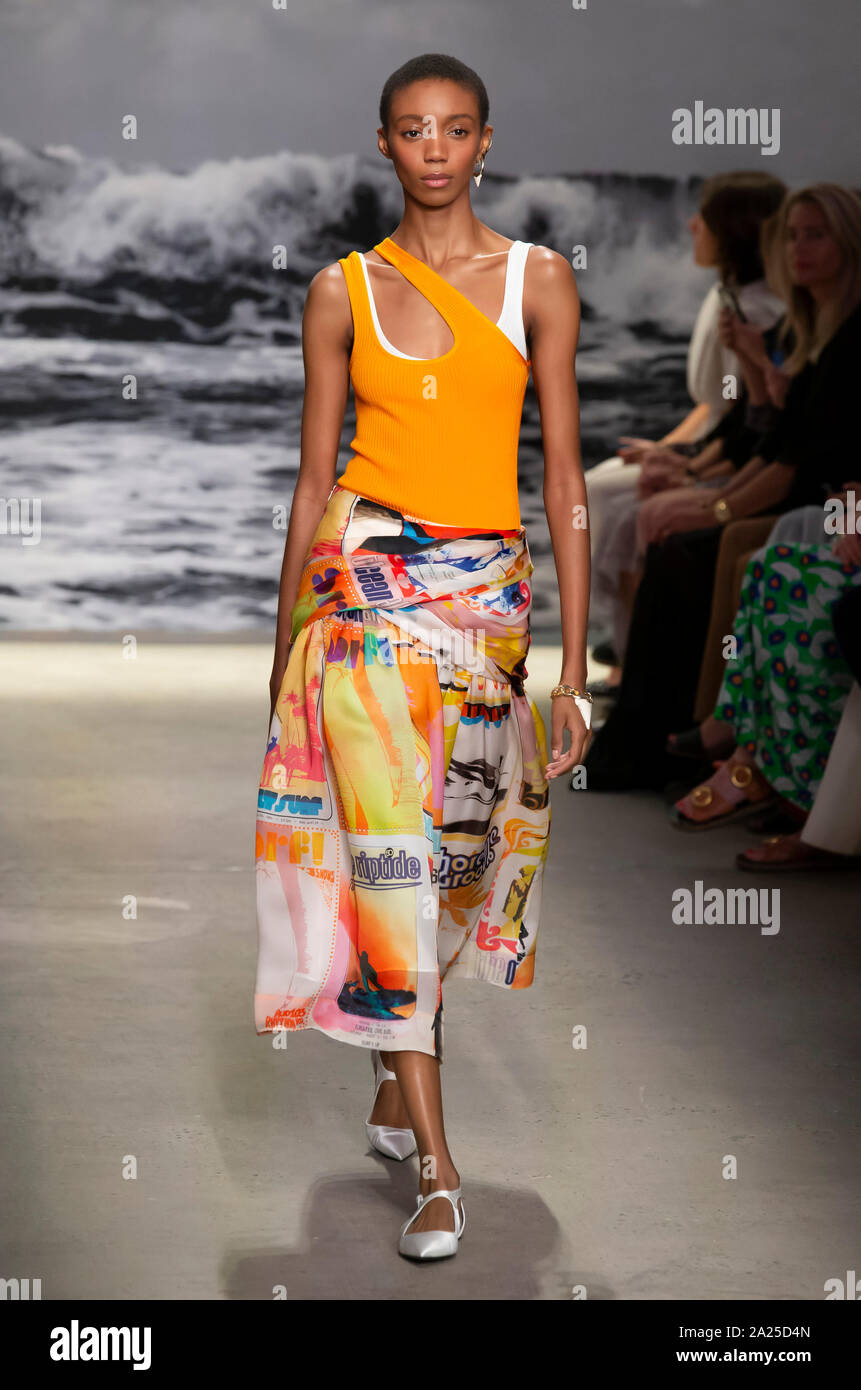 New York, NY-Sept 09, 2019: Hannah Shakespeare geht der Start- und Landebahn an der Zimmermann Frühling Sommer 2020 Fashion Show Stockfoto