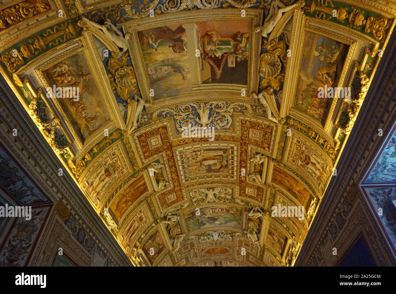 Dekorative Malerei aus dem Inneren des Vatikan, Rom, Italien. Stockfoto