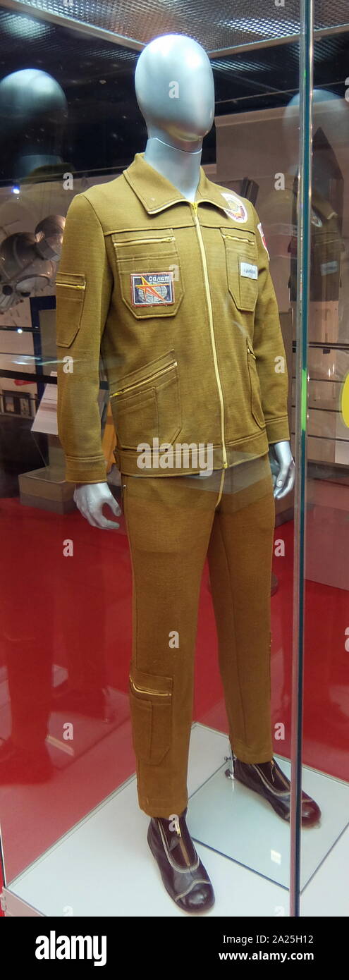 Anzug getragen durch sowjetische Kosmonaut V.A. Wie Janibekov arbeitete er in der Saljut-7 Station 1985 Stockfoto