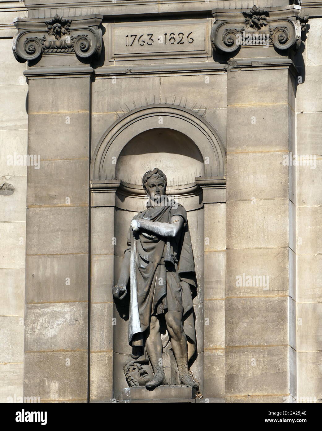 Skulptur von: Francois-Joseph Talma (1763-1826), französischer Schauspieler; Louvre Fassade, Paris, Frankreich Stockfoto