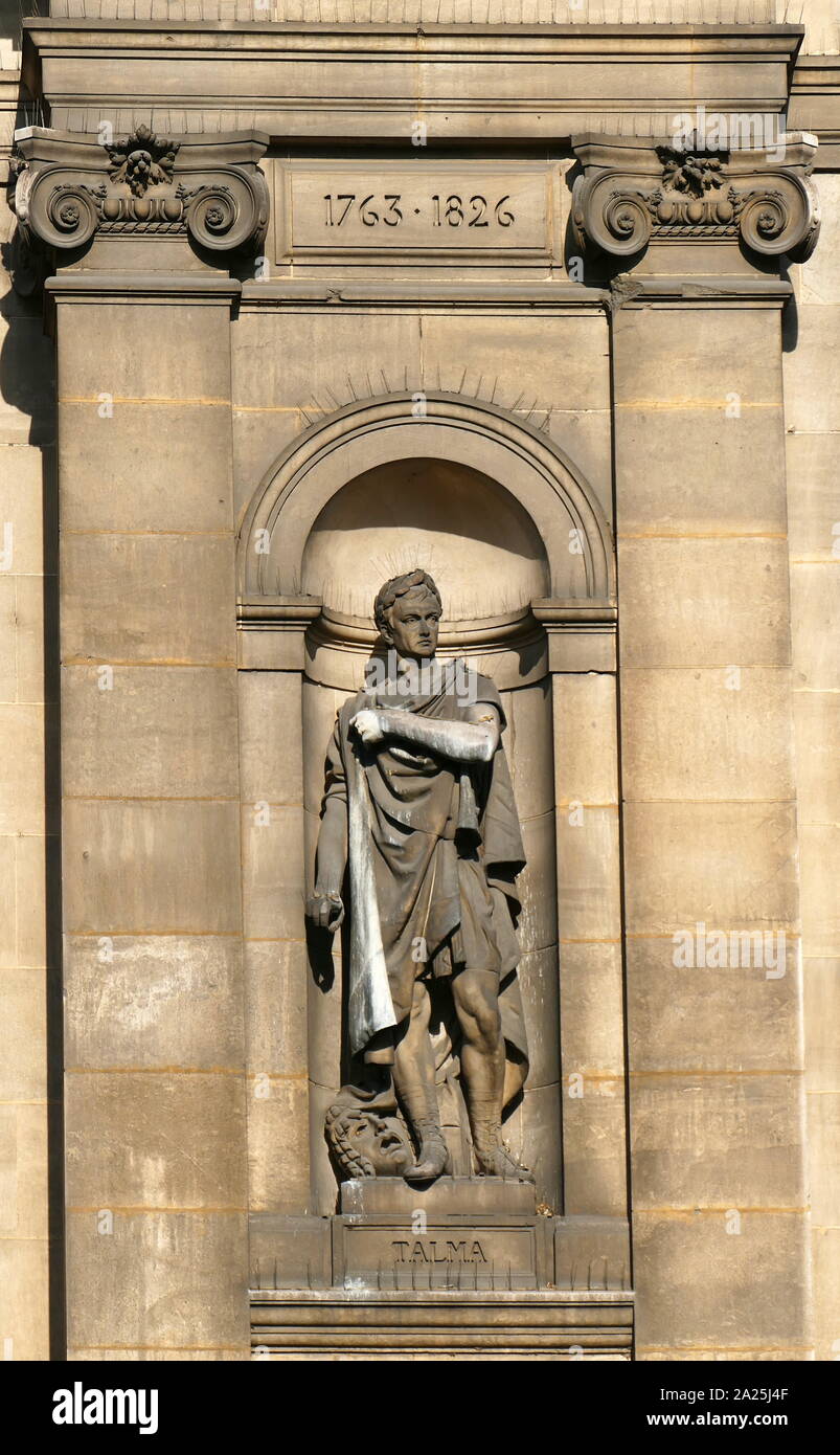 Skulptur von: Francois-Joseph Talma (1763-1826), französischer Schauspieler; Louvre Fassade, Paris, Frankreich Stockfoto