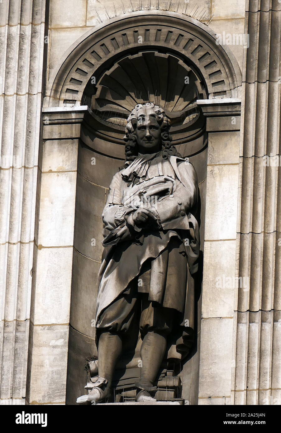 Skulptur von: Francois-Joseph Talma (1763-1826), französischer Schauspieler; Louvre Fassade, Paris, Frankreich Stockfoto