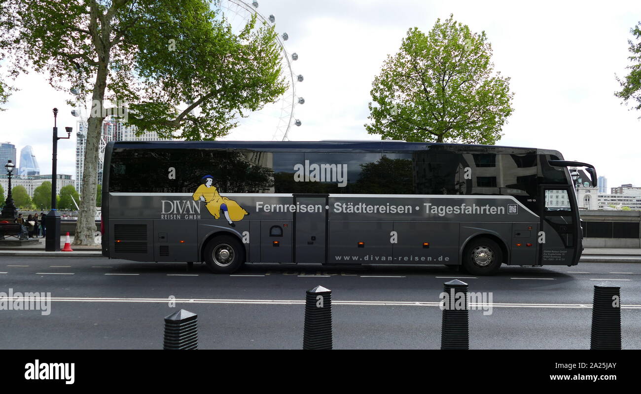 Deutscher Tourist Coach mit der Darstellung von Johann Wolfgang von Goethe (1749 - 1832), deutscher Schriftsteller und Staatsmann. Stockfoto
