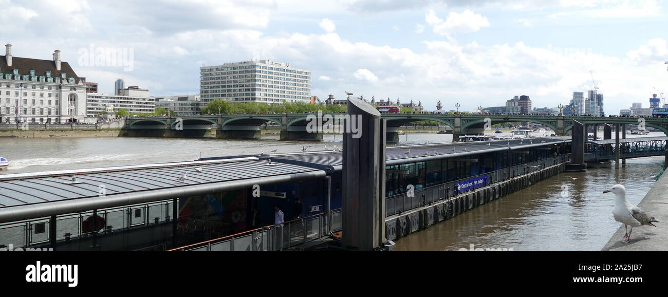 Die Westminster Bridge ist eine Straße - und Fuß - Verkehr Brücke über die Themse in London, Westminster Verknüpfung auf der Westseite und Lambeth auf der Ostseite. Stockfoto