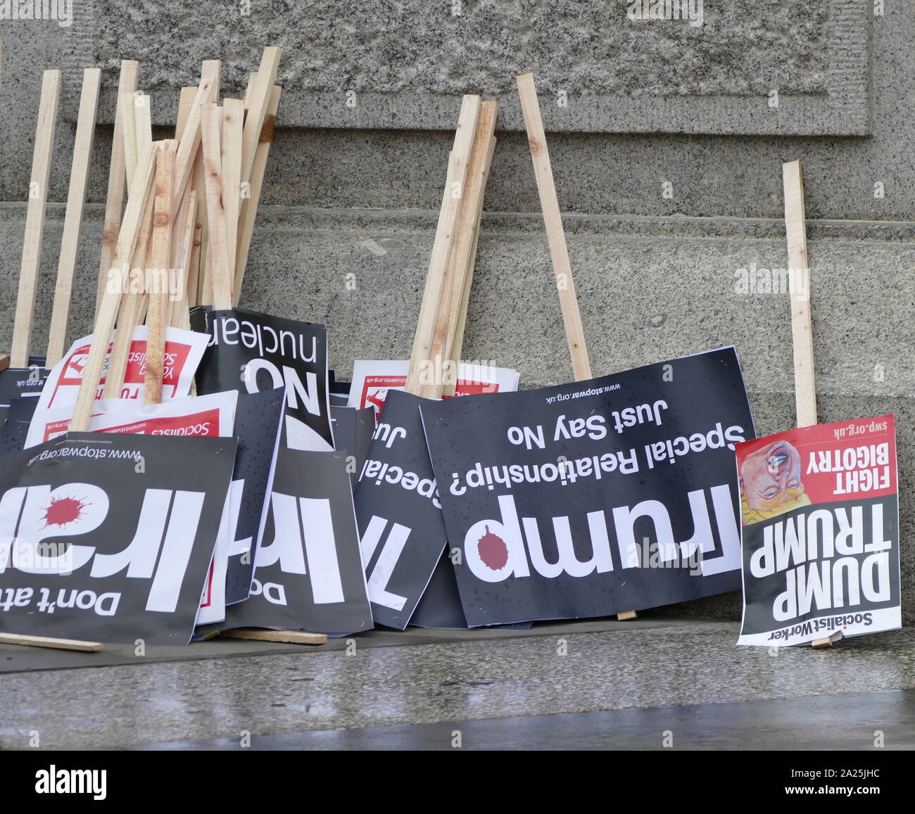 Demonstrationen in Whitehall und Trafalgar Square London während der Staatsbesuch von US-Präsident Donald Trump nach Großbritannien; Juni 2019 Stockfoto