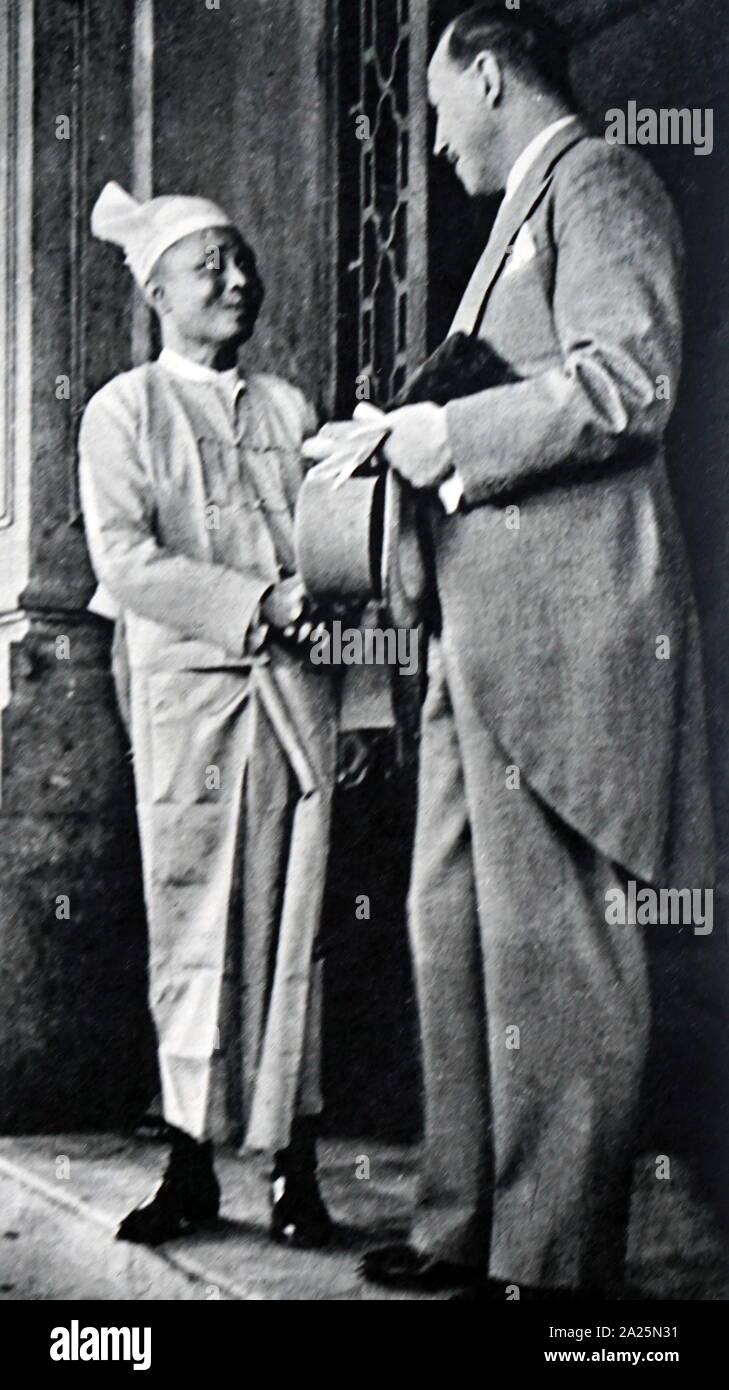 Foto: Hubert Rance mit U Nu. Generalmajor Sir Hubert Elvin Rance (1898-1974) ein britischer Politiker. Thakin Nu (1907-1995) eine Burmesische Staatsmann, Politiker, nationalistischen, politischen Figur und ehemaliger Premierminister von Birma. Stockfoto